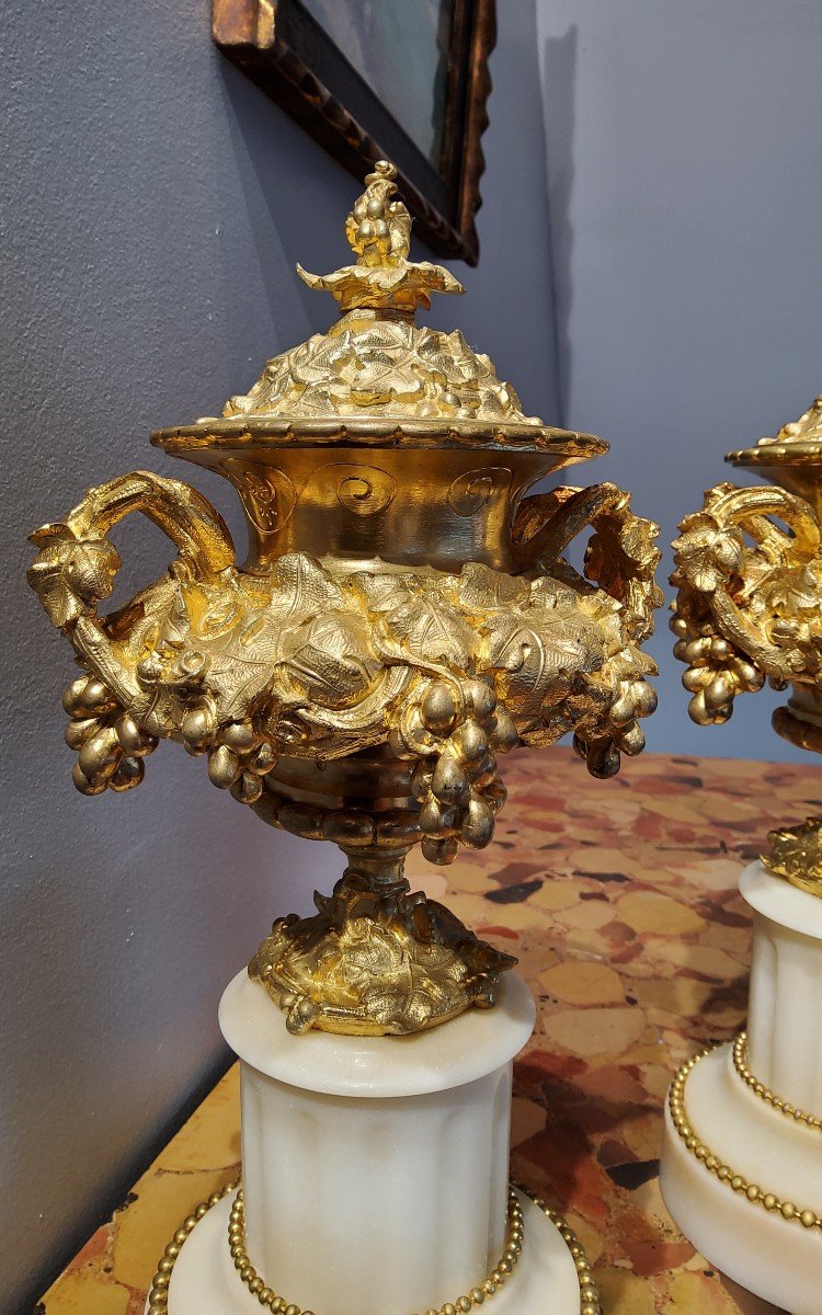 Paire De Vases Cassolettes En Bronzes Ciselés Dorés Aux Pampres Vignes XIXéme-photo-7