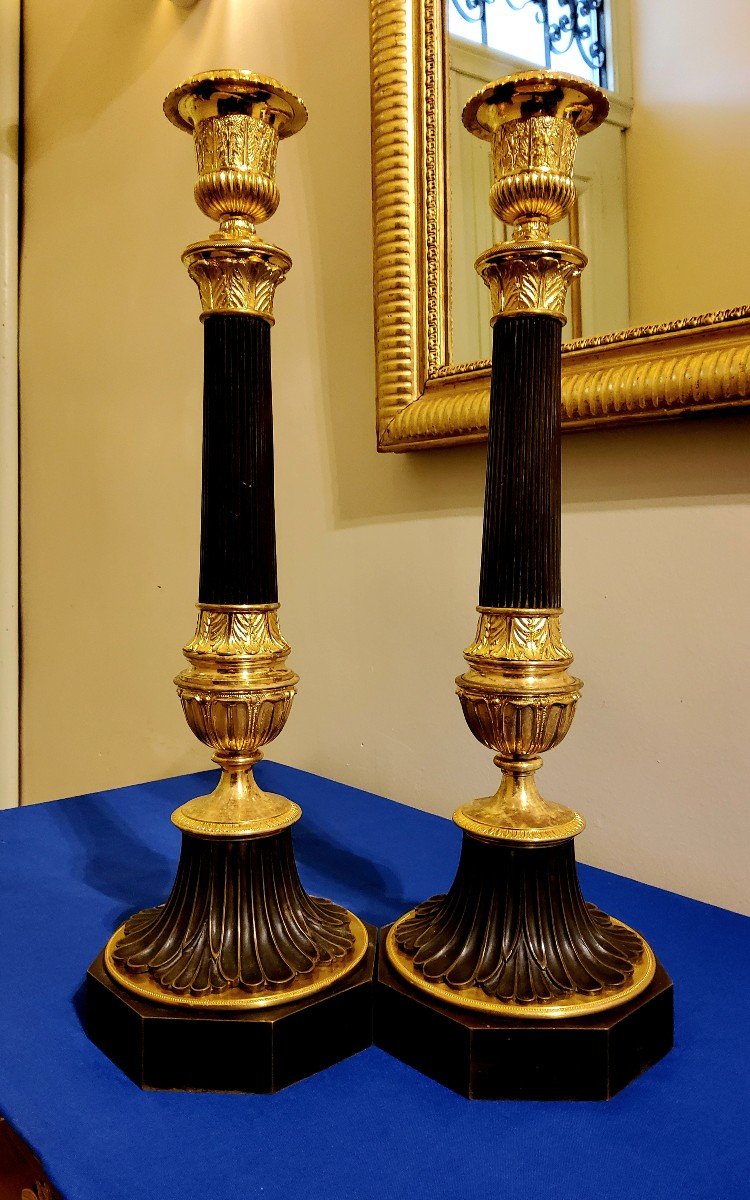 Pair Of Antique Column Candlesticks In Bronze With Double Patina, 19th Century 