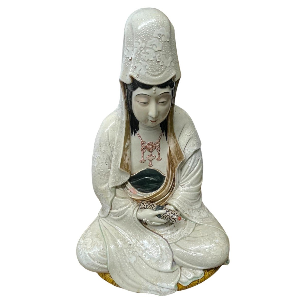 Statuette De Guanyin En Porcelaine Ornementée - Guan Yin