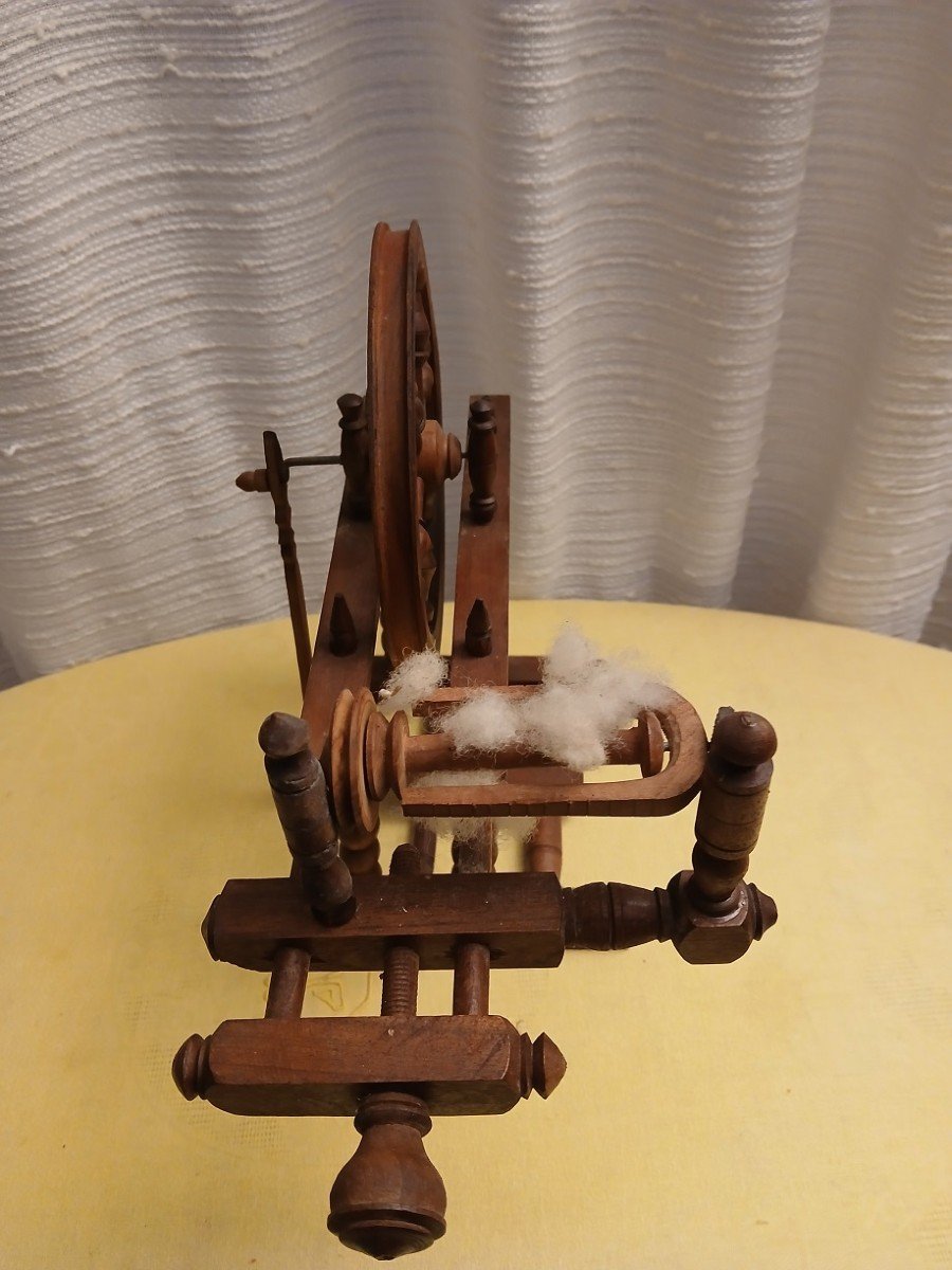 Miniature Spinning Wheel-photo-4