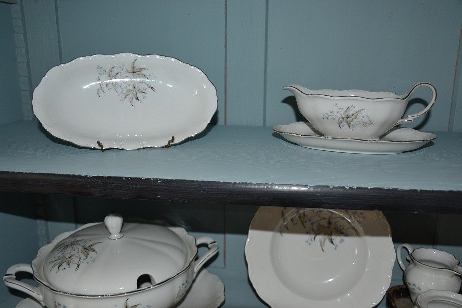 XX Porcelain Dinner Service-photo-2