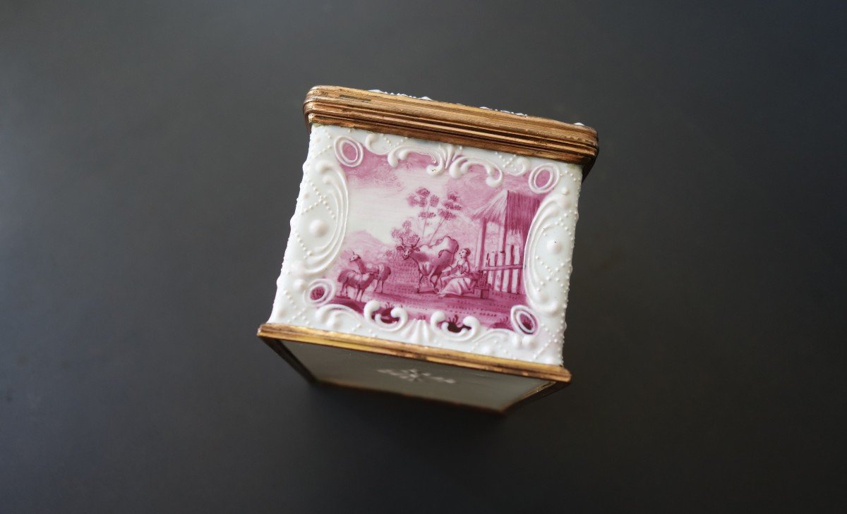 Enamel Box Decorated With Five Animated Scenes In Camaieu, Battersea Circa 1760-photo-3