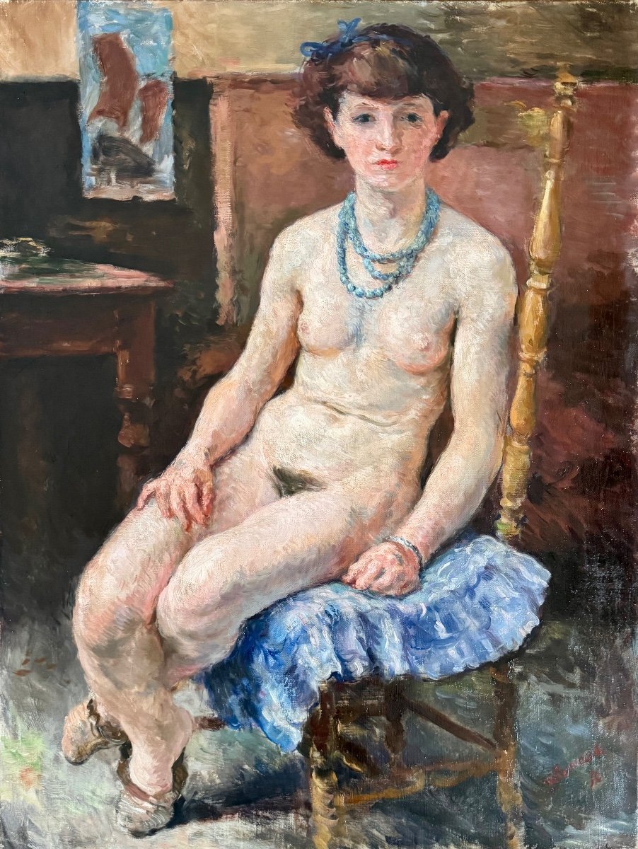 Jeune Femme Au Collier Bleu 