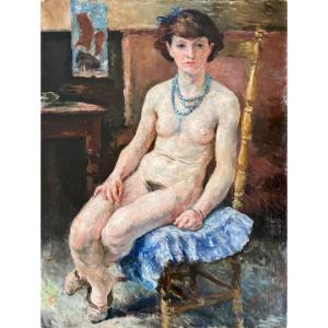 Jeune Femme Au Collier Bleu 