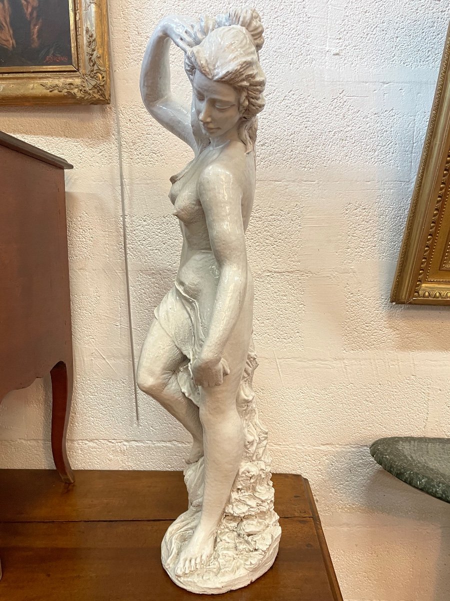 Grande Sculpture Représentant Une Femme Partiellement Nu En Terre Cuite émaillée -photo-3