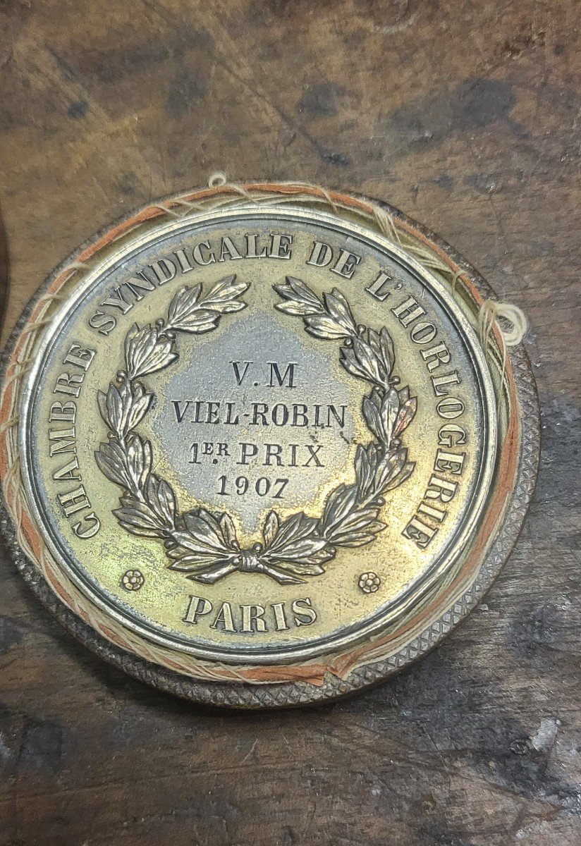 Medaille Décernée à l'Horloger Viel Robin En 1907