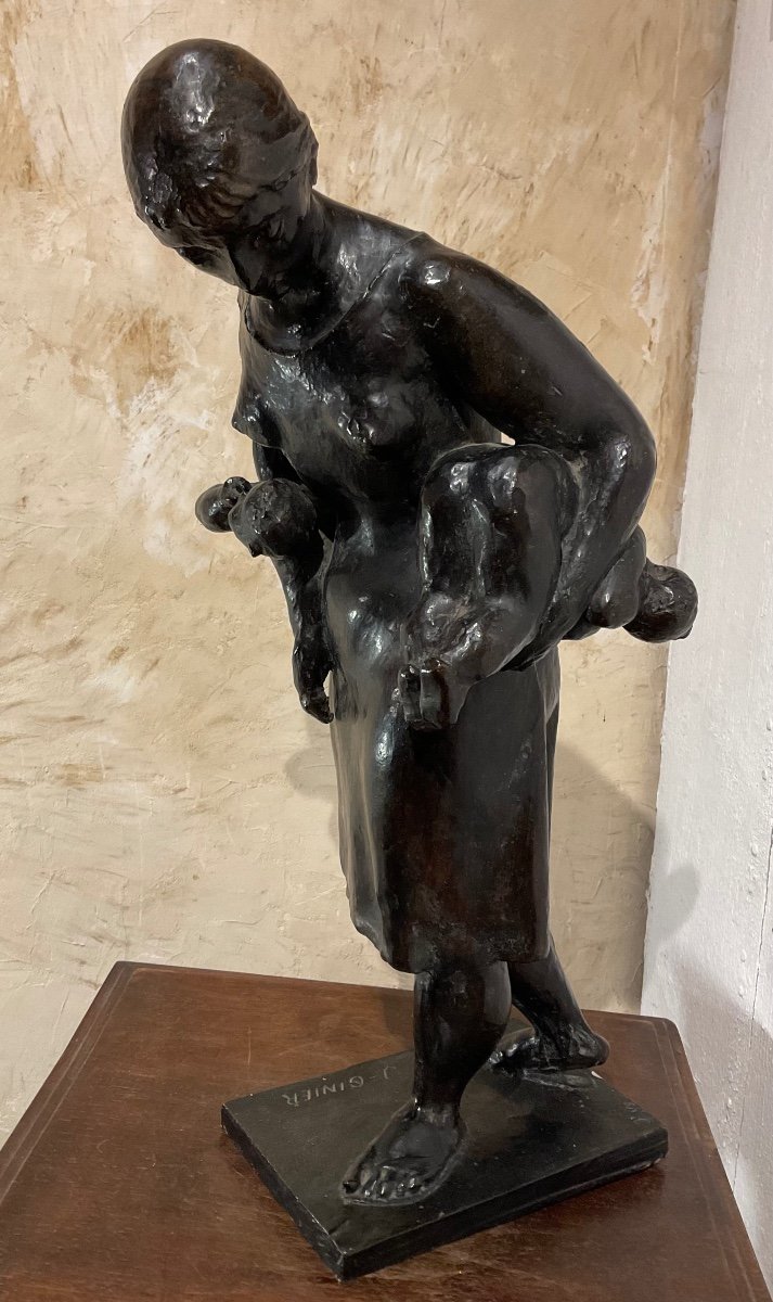 Very Beautiful Bronze Mother And Children -photo-2