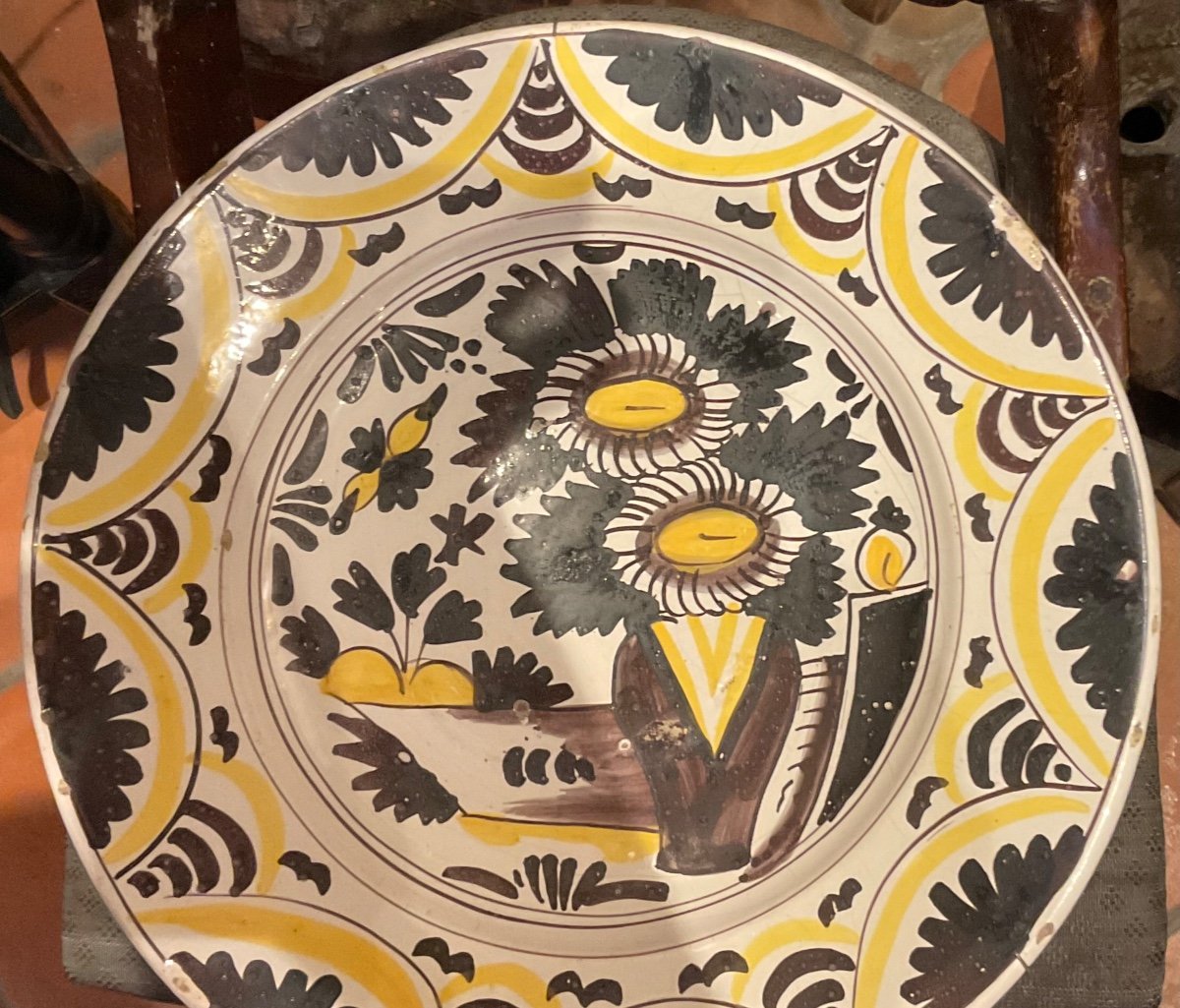 Large Format Dish From Vron Flowers Manganese -photo-3