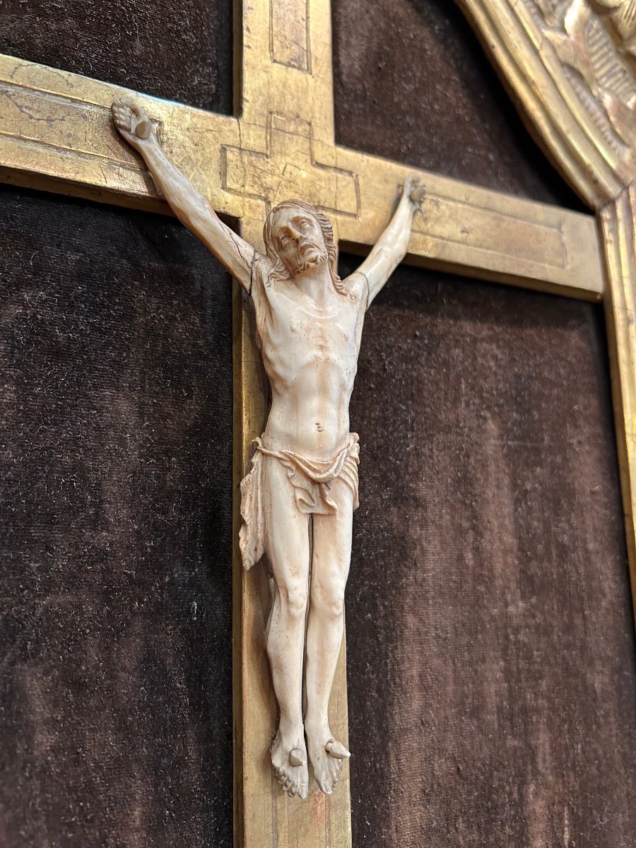 Christ In Ivory In Its 18th Century Frame -photo-8