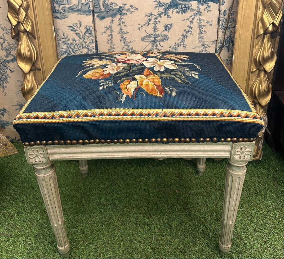 Tabouret Style Louis XVI