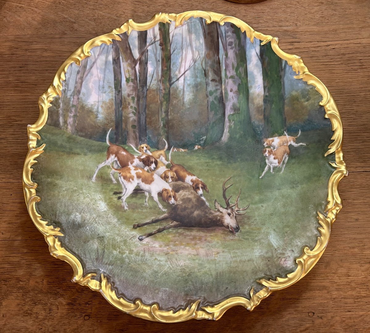 Grand Plat En Porcelaine De Limoges « la Chasse à Courre »