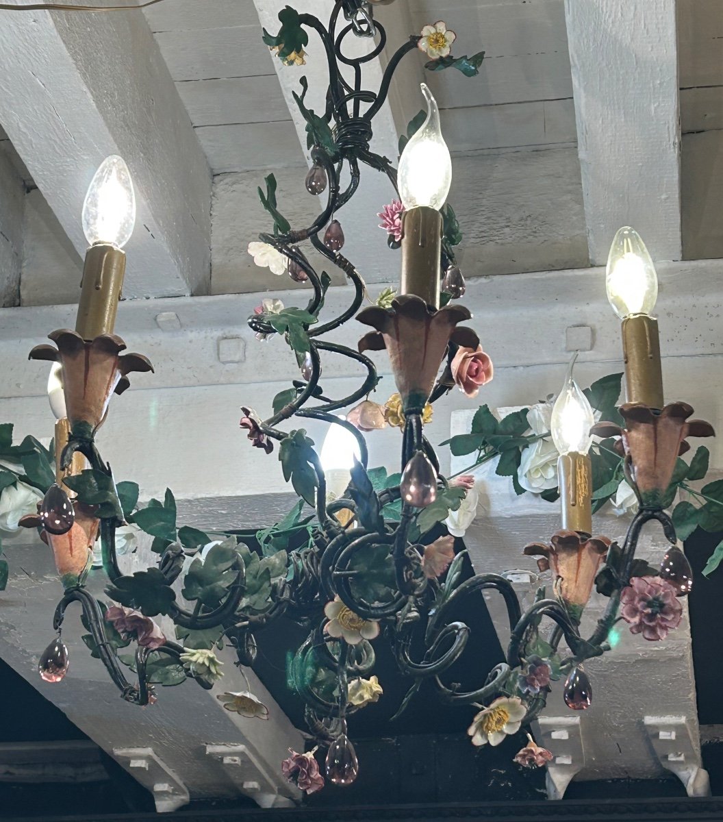 Foliage Chandelier In Painted Iron And Porcelain Flowers -photo-4