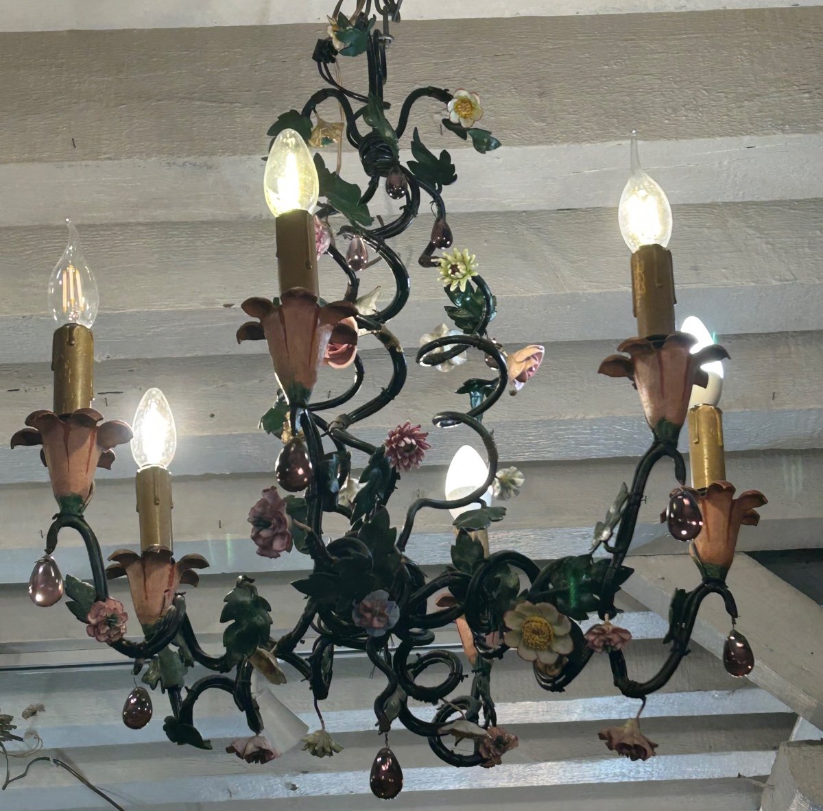 Foliage Chandelier In Painted Iron And Porcelain Flowers 