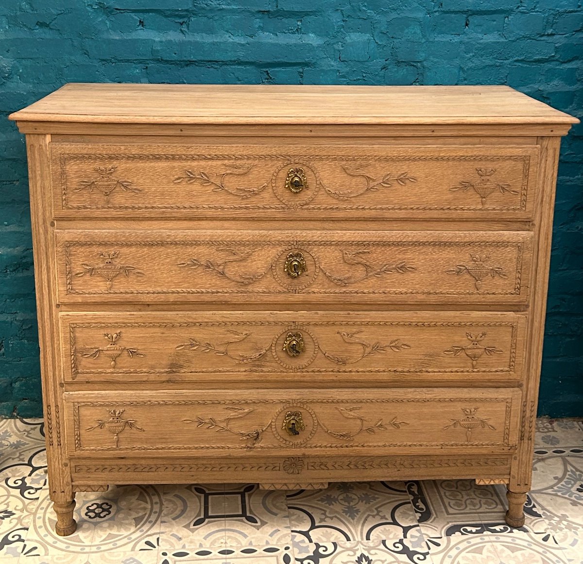 18th Century Liège Chest Of Drawers In Light Oak 