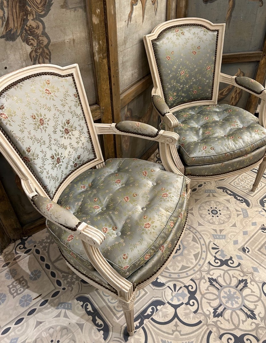 Paire De Fauteuils De Style Louis XVI -photo-2