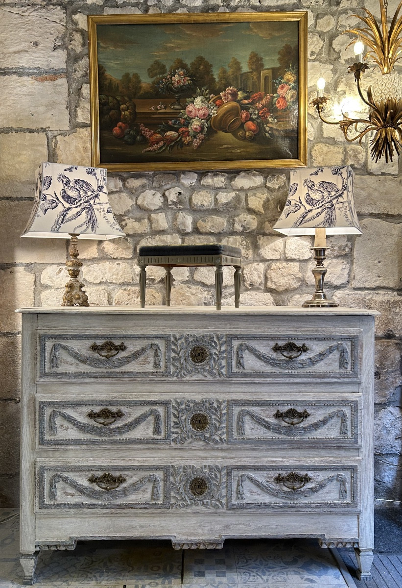 18th Century Patinated Liège Chest Of Drawers 