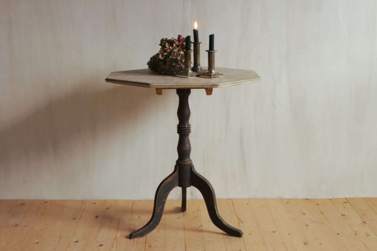 Swedish Pedestal Table 