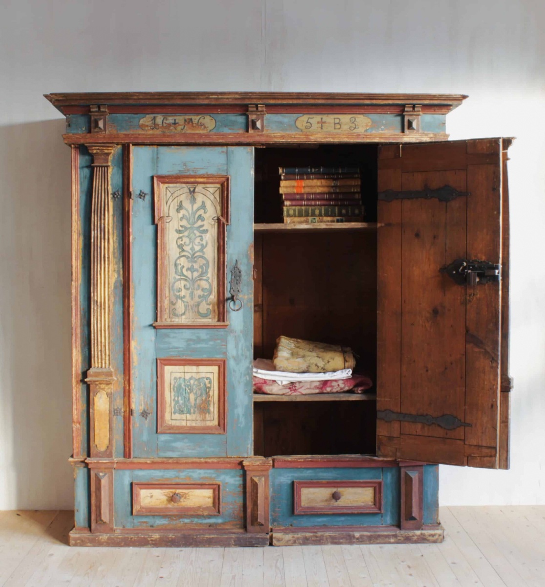 Armoire Suisse 17eme Siecle-photo-2