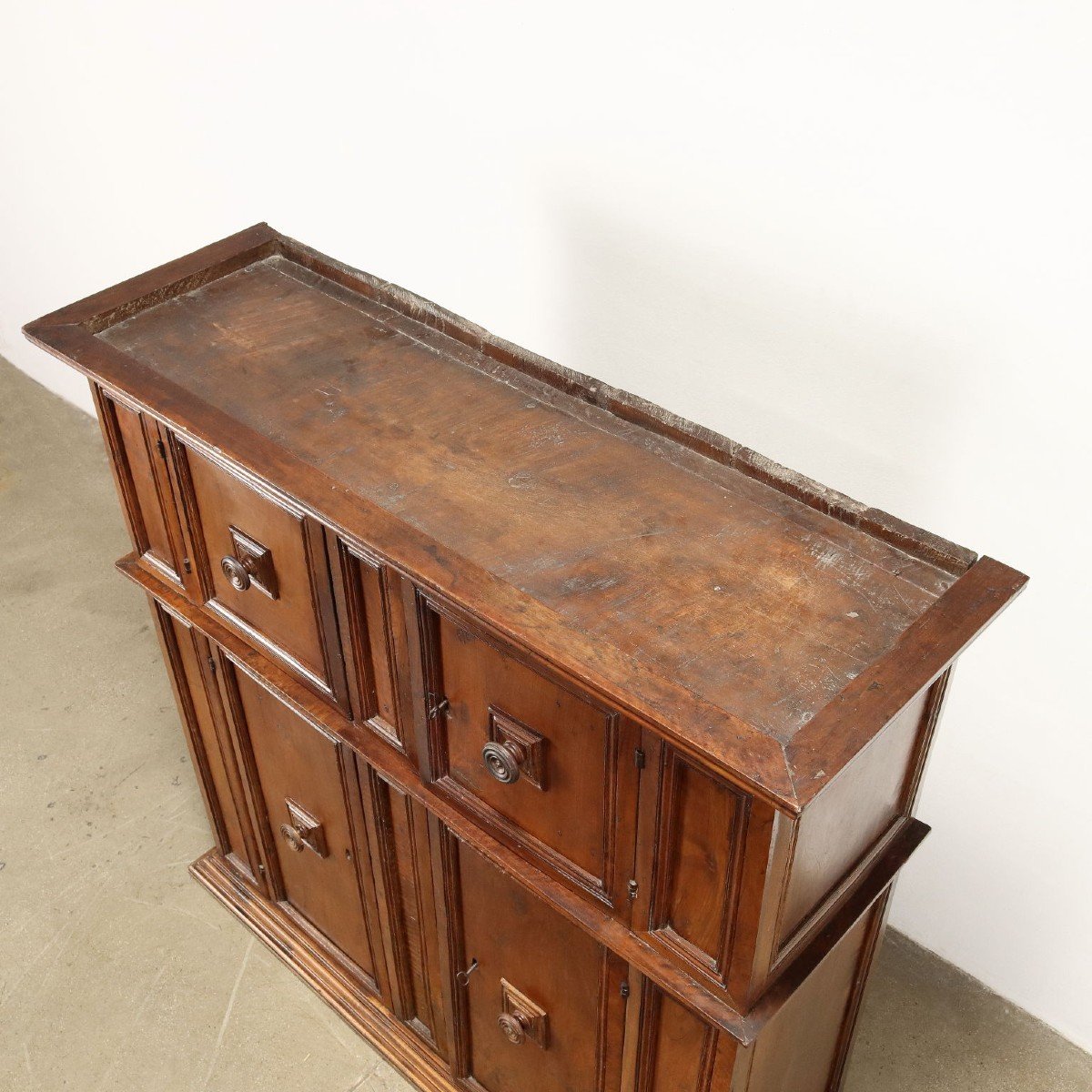 Ancient Cupboard Double étagère Early XVII Century Walnut Doors-photo-1