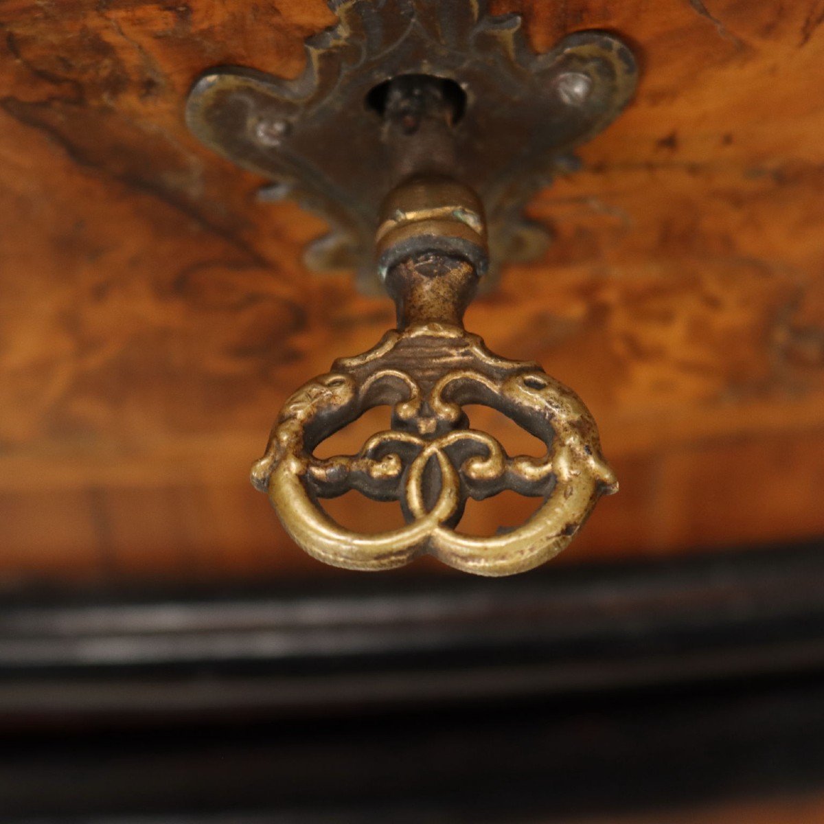 Antique Baroque Chest Of Drawers Walnut 4 Drawers Italy XVIII Century-photo-3