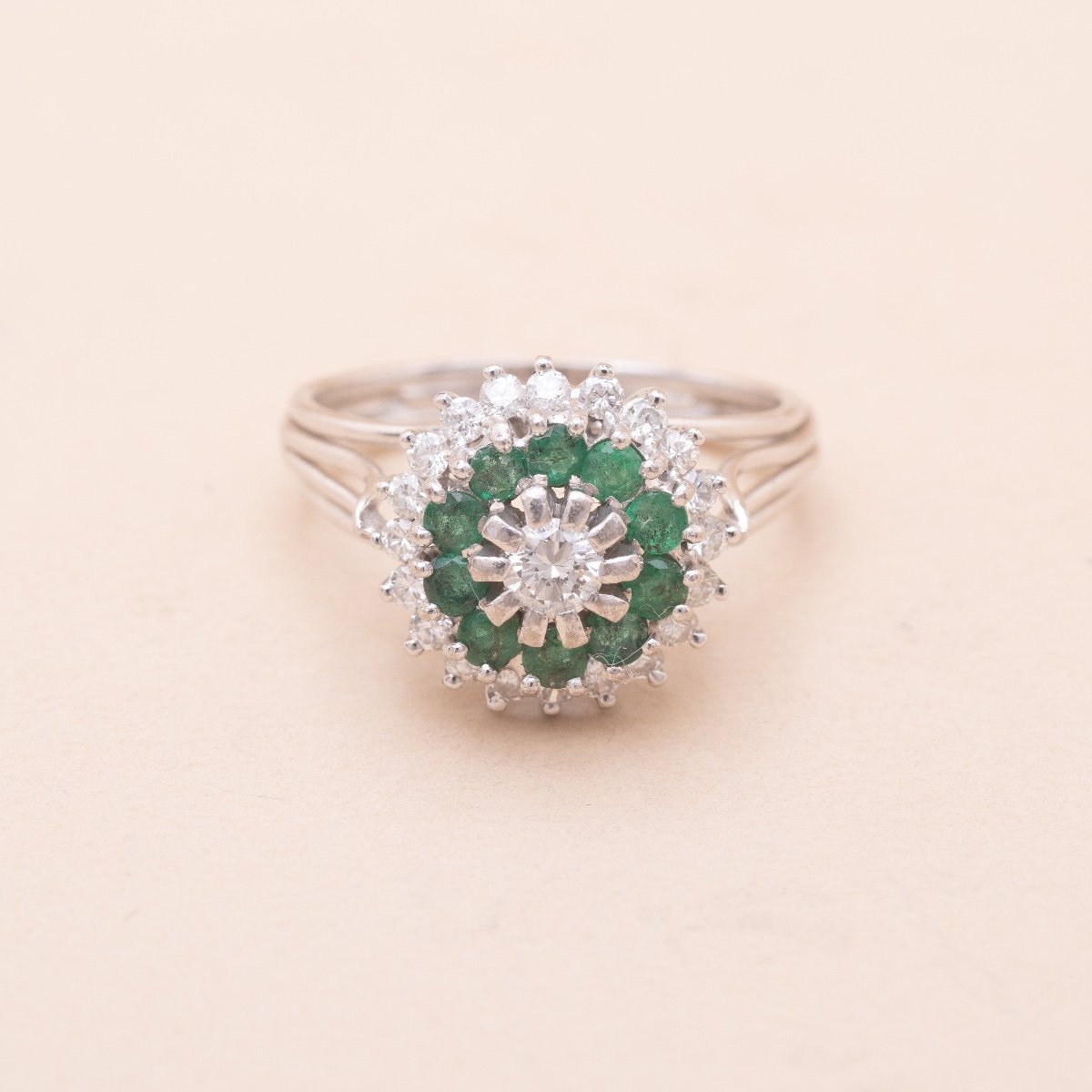 Bague Marguerite Vintage Capucine Diamants Et Emeraudes