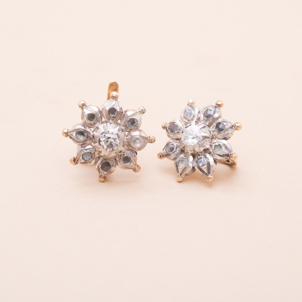 Paire De Boucles Anciennes Jasmine Diamants 0,70 Carat