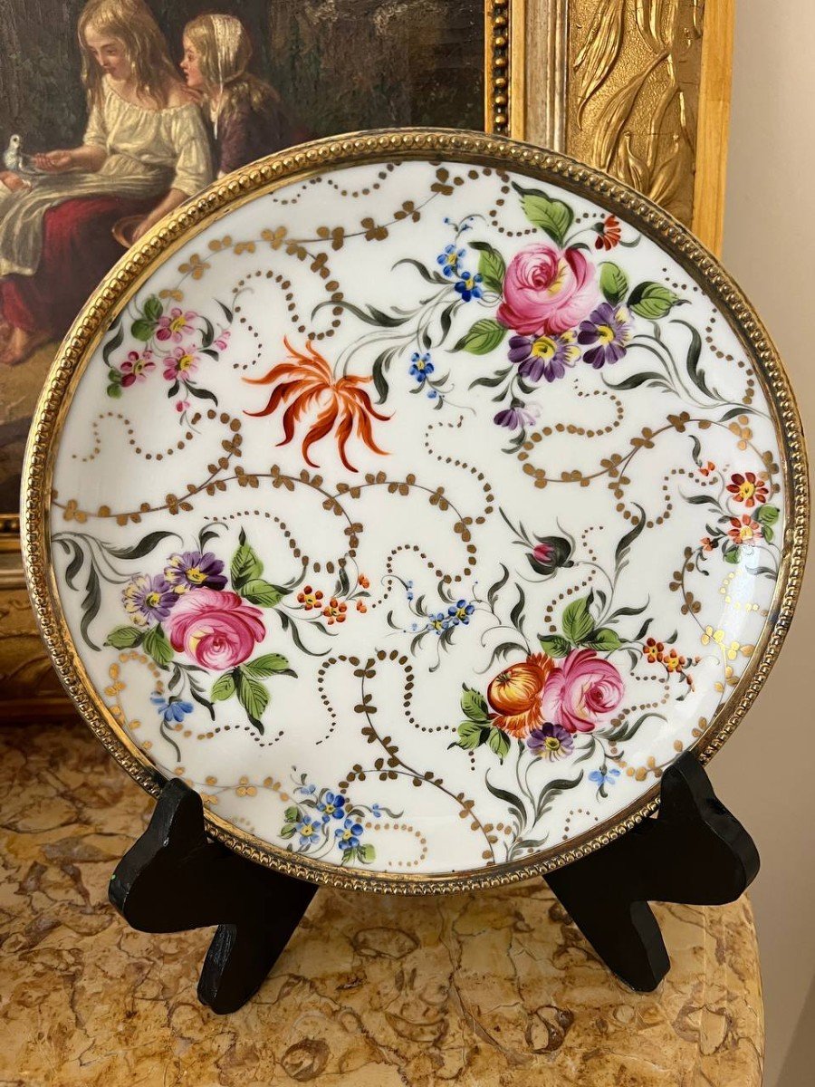 A Round Serving Dish In Hand-painted Porcelain, Silver Vermeil Setting