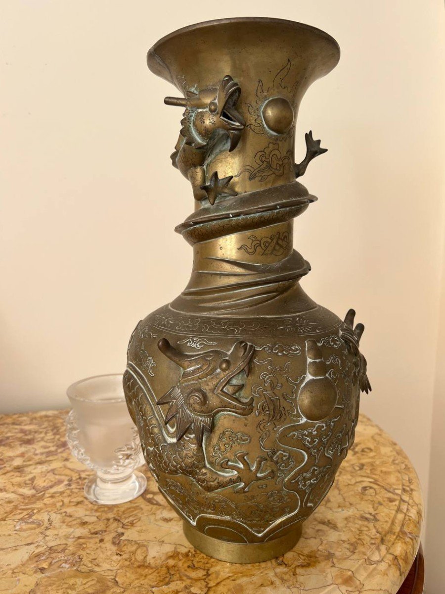 Vase Antique En Forme De Dragon, Chinois, En Laiton, Décoratifs, Au Goût Oriental.