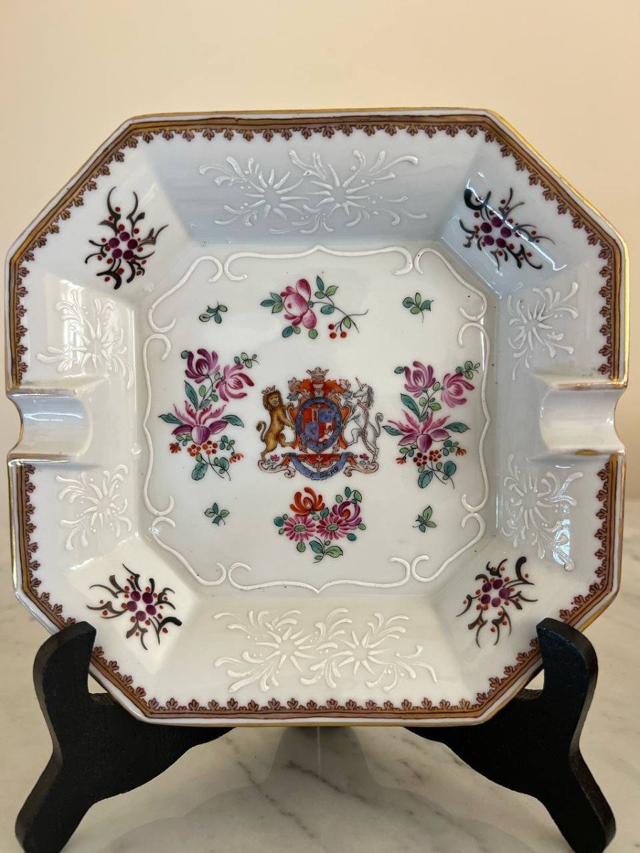 Samson Porcelain Coat Of Arms Decor