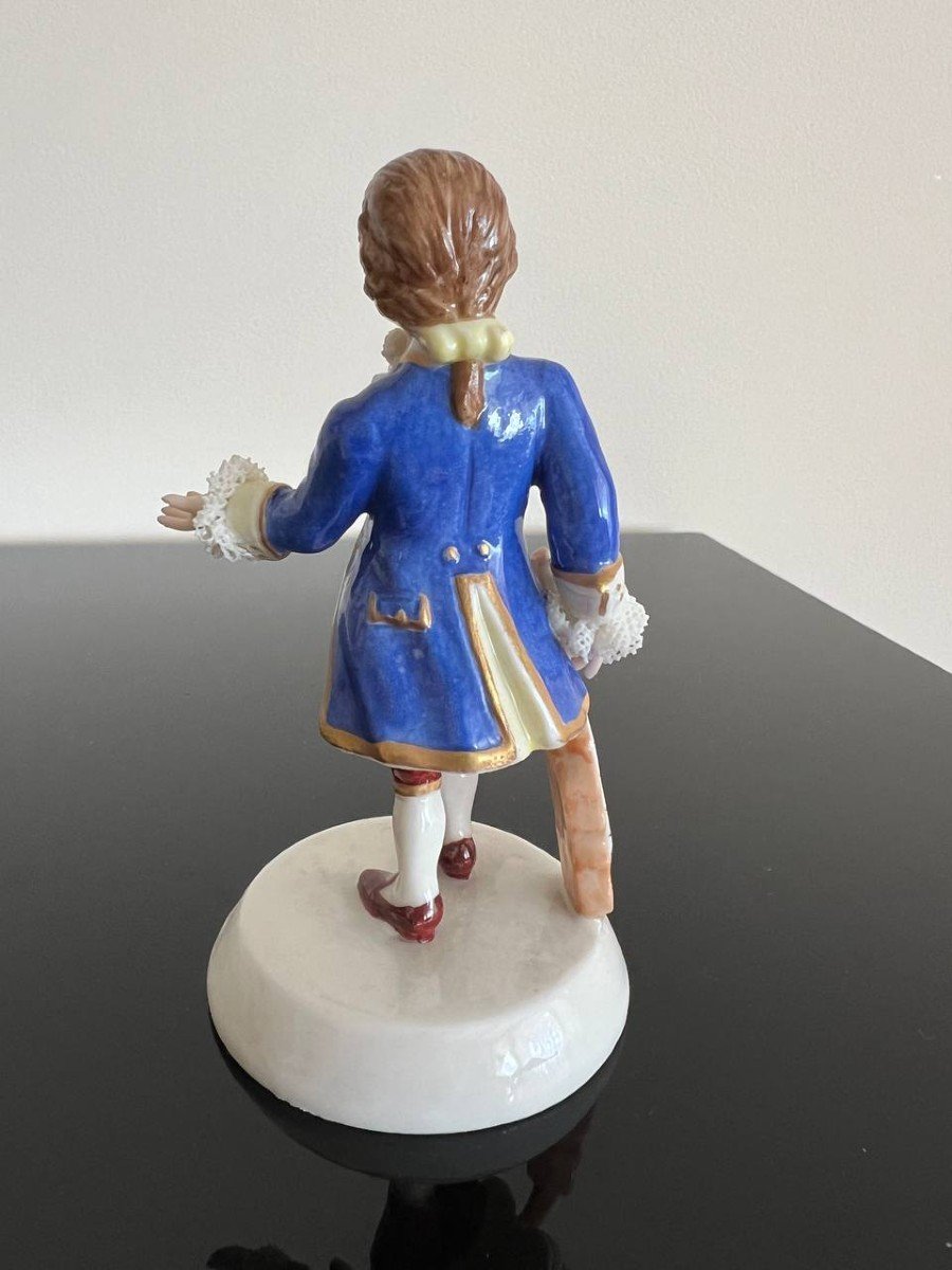 Dresden Irish Lace Porcelain Figurine-photo-3