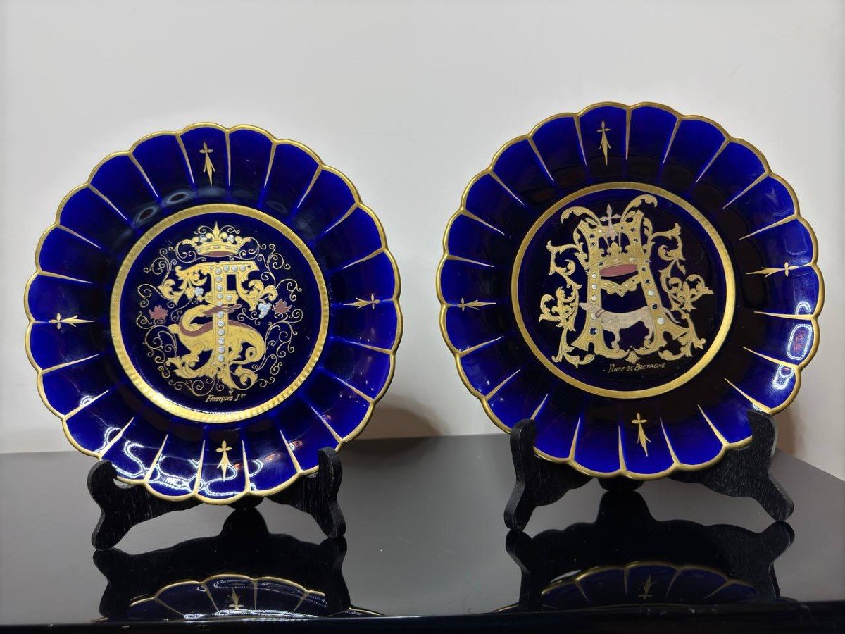 Gustave Asch (1856-1911) Heraldic Plates, Cobalt Blue Earthenware-photo-2