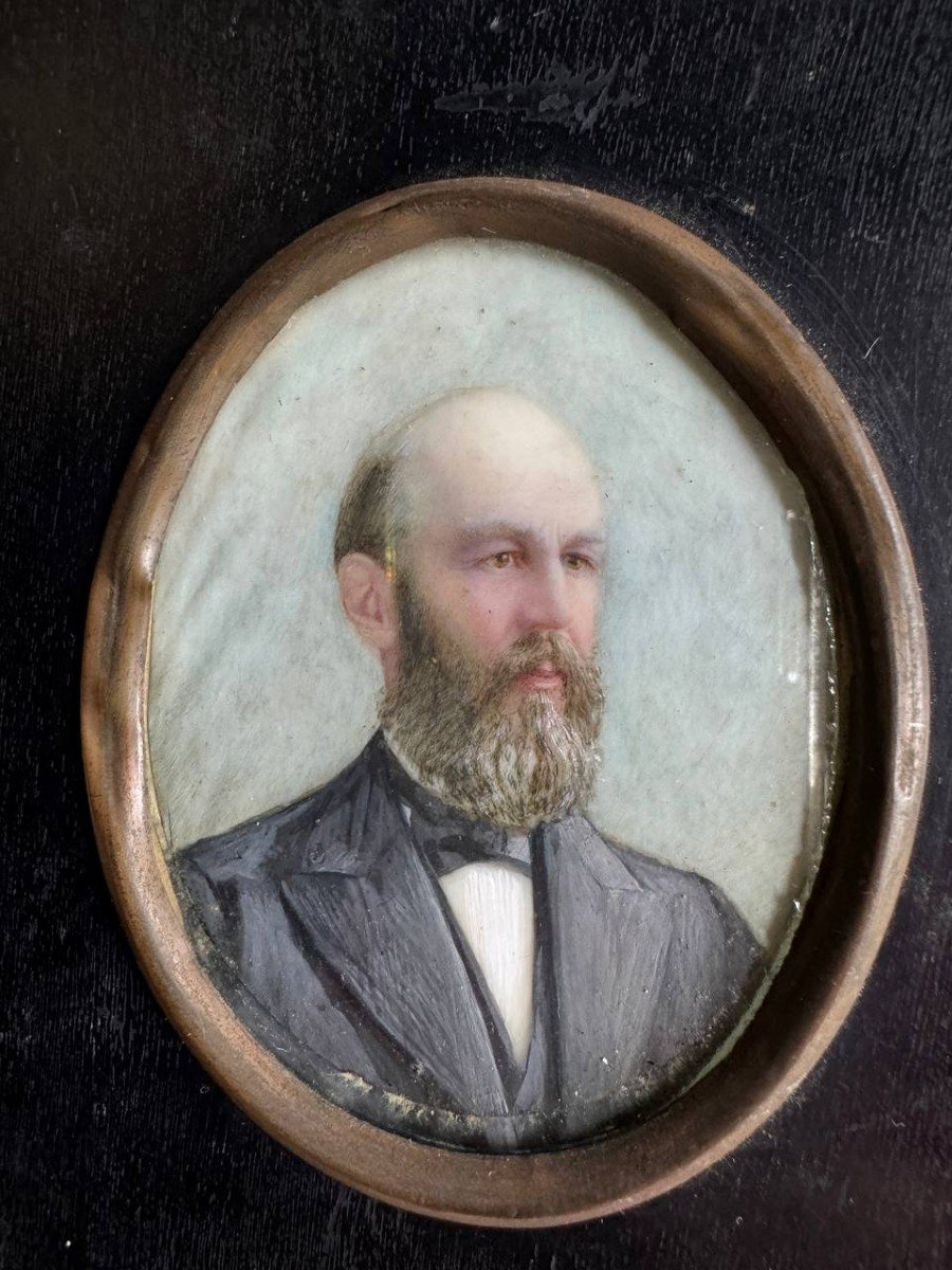 Oval Shaped Painted Miniature Portrait Representing A Bearded Man In A Black Jacket.-photo-3