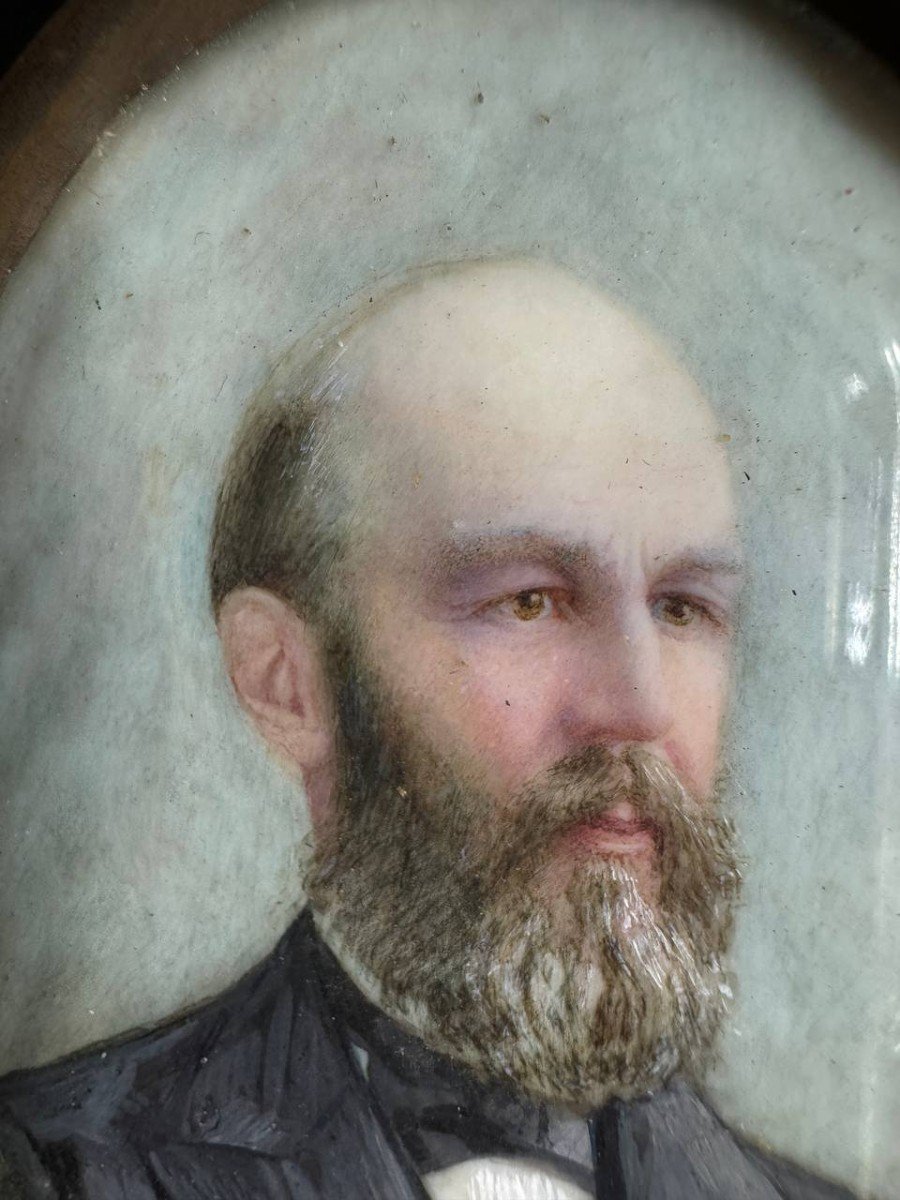 Oval Shaped Painted Miniature Portrait Representing A Bearded Man In A Black Jacket.-photo-5