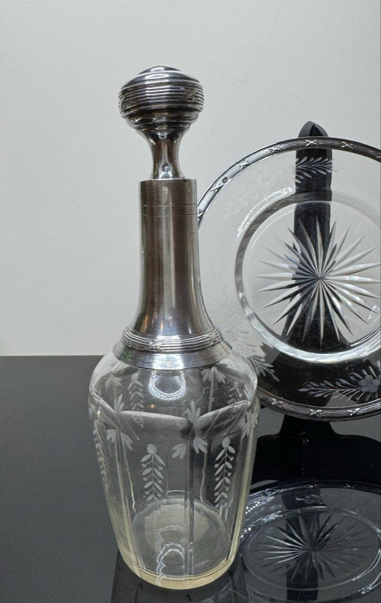 Pair Of Crystal Decanters, Silver Mounted With A Small Tray.-photo-2