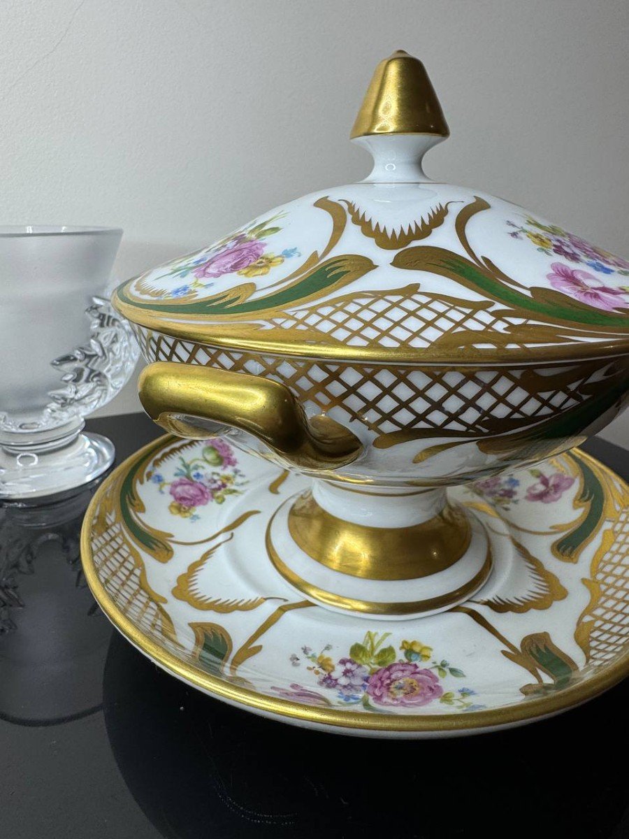 Bonbonnière Ou Confiturier En Porcelaine De Limoges Avec Motifs Floraux.-photo-2