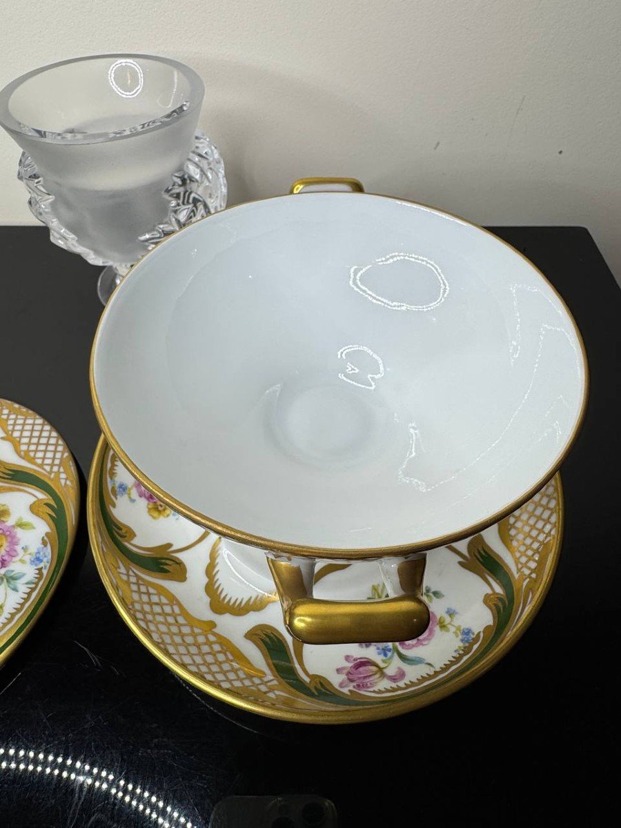 Bonbonnière Ou Confiturier En Porcelaine De Limoges Avec Motifs Floraux.-photo-1