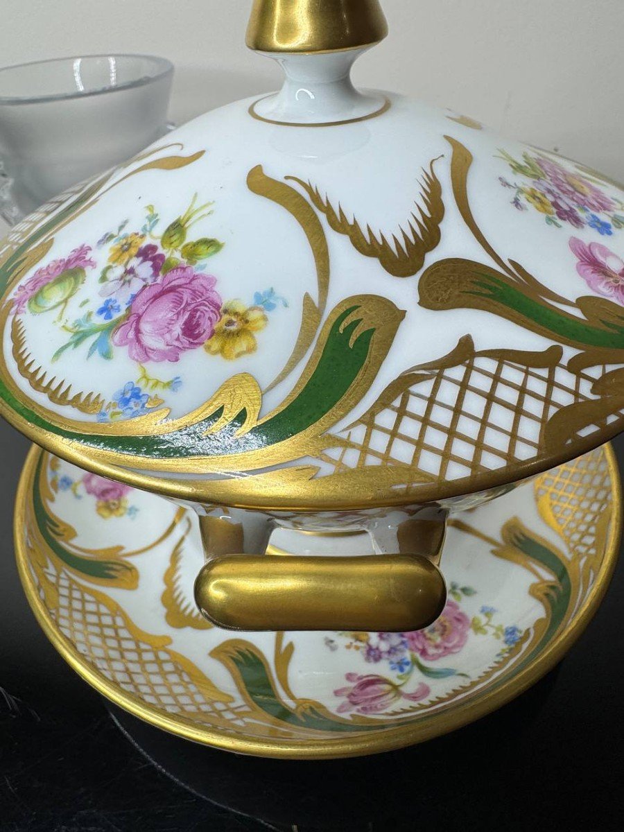 Bonbonnière Ou Confiturier En Porcelaine De Limoges Avec Motifs Floraux.-photo-4