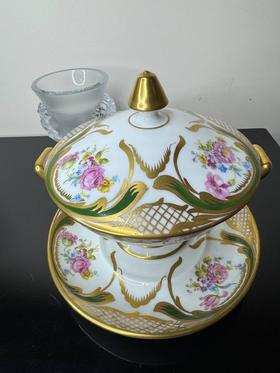 Bonbonnière Ou Confiturier En Porcelaine De Limoges Avec Motifs Floraux.-photo-8