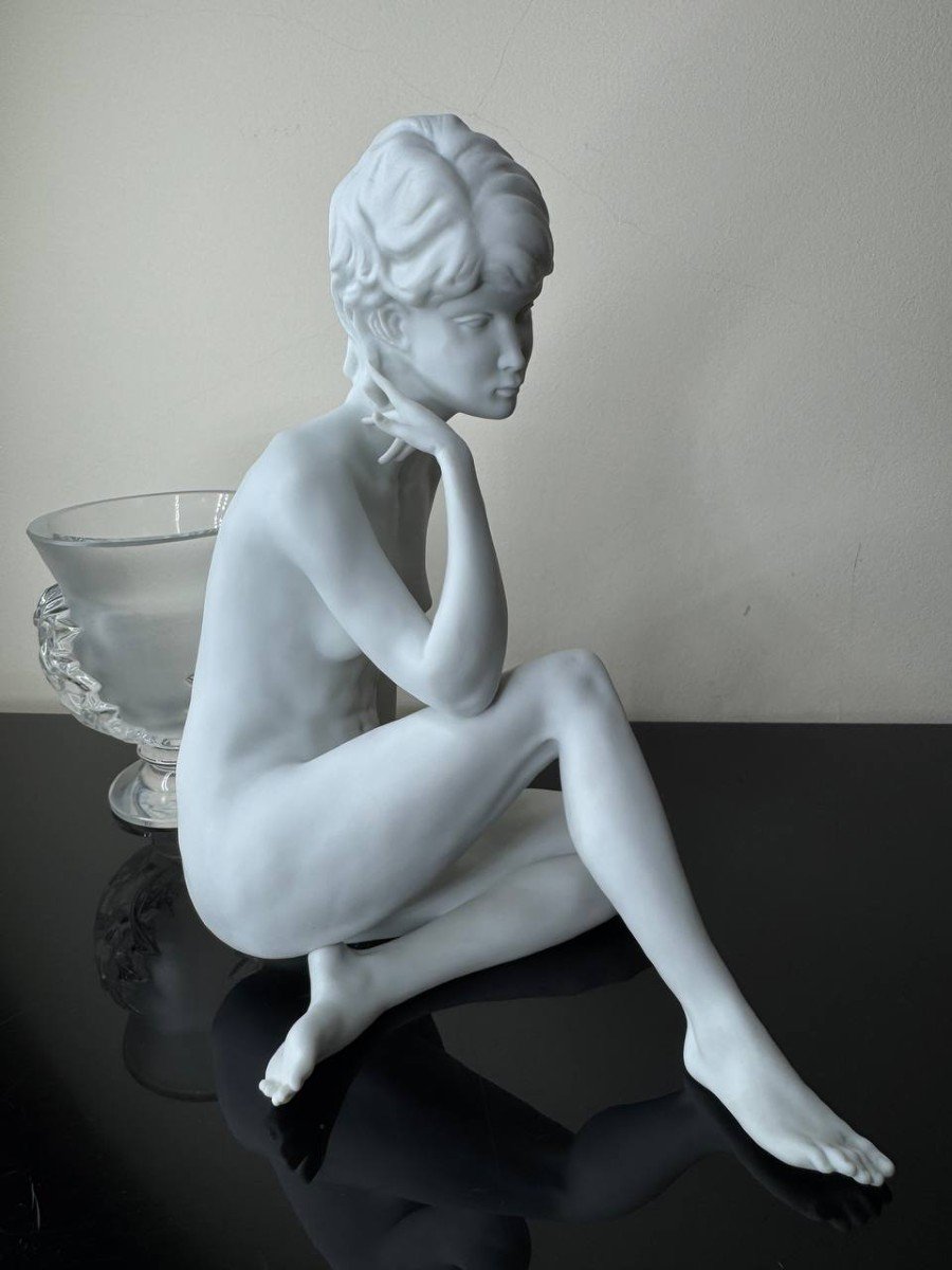 Femme Nue Assise , En Porcelaine Kaiser Années 1970