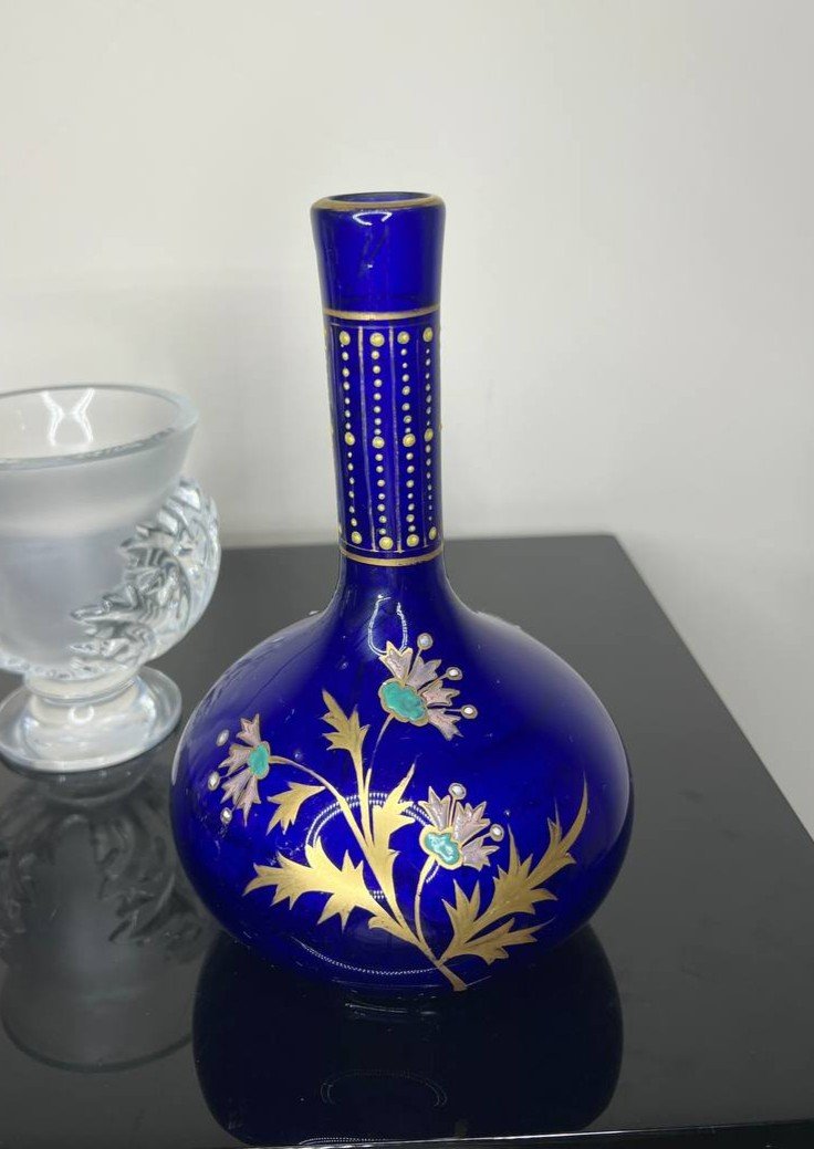 Vase En Verre Bleu Cobalt Vintage Avec Motif Floral émaillée Et Dorée