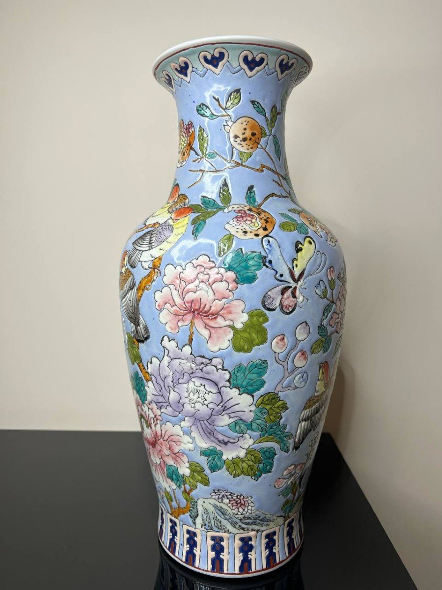 Porcelain Vase With Polychrome Decoration Of Butterflies, Birds And Flowering Branches, China, 20th Century-photo-4