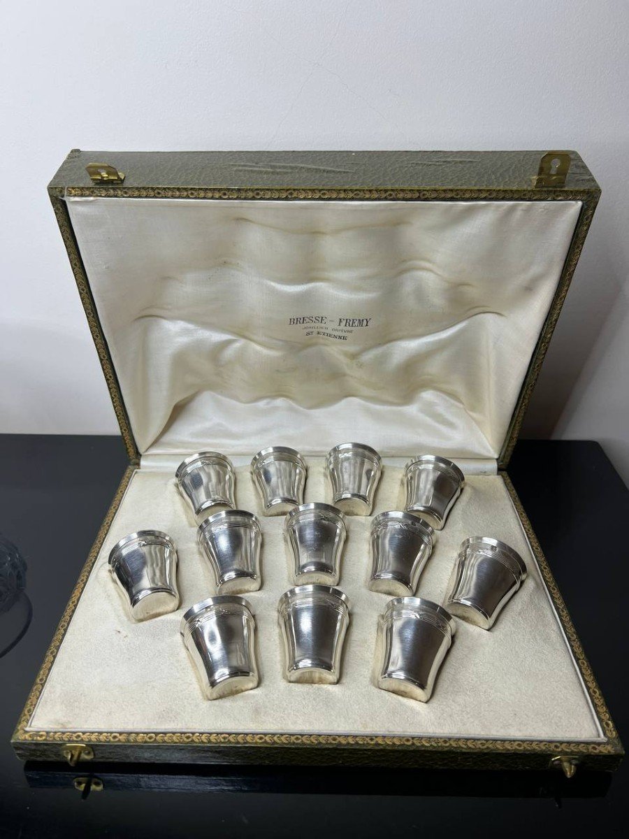 Coffret De 12 Timbales à Liqueur En Argent Massif Modèle Empire