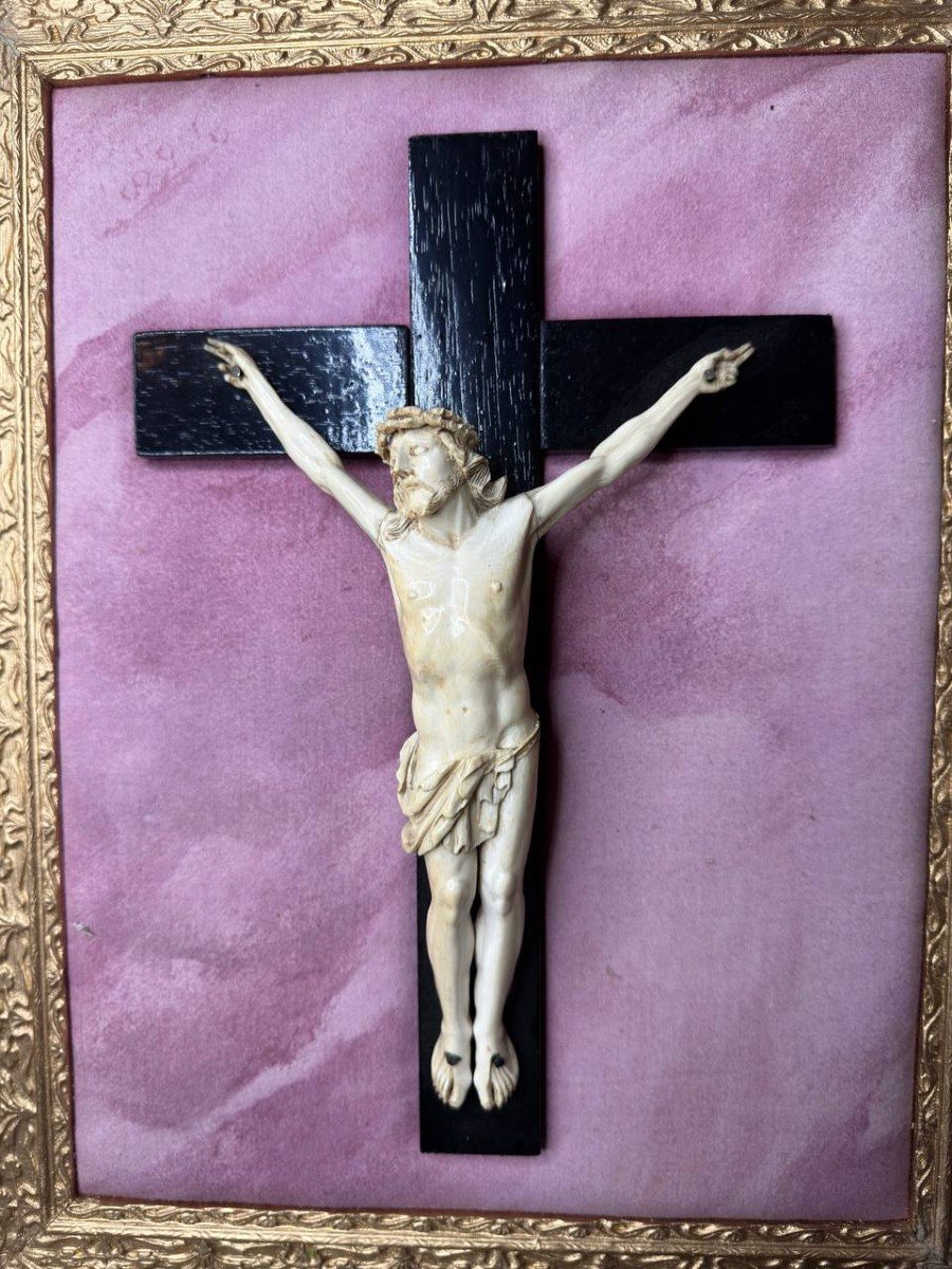 Finely Carved And Chiseled Ivory Christ-photo-4