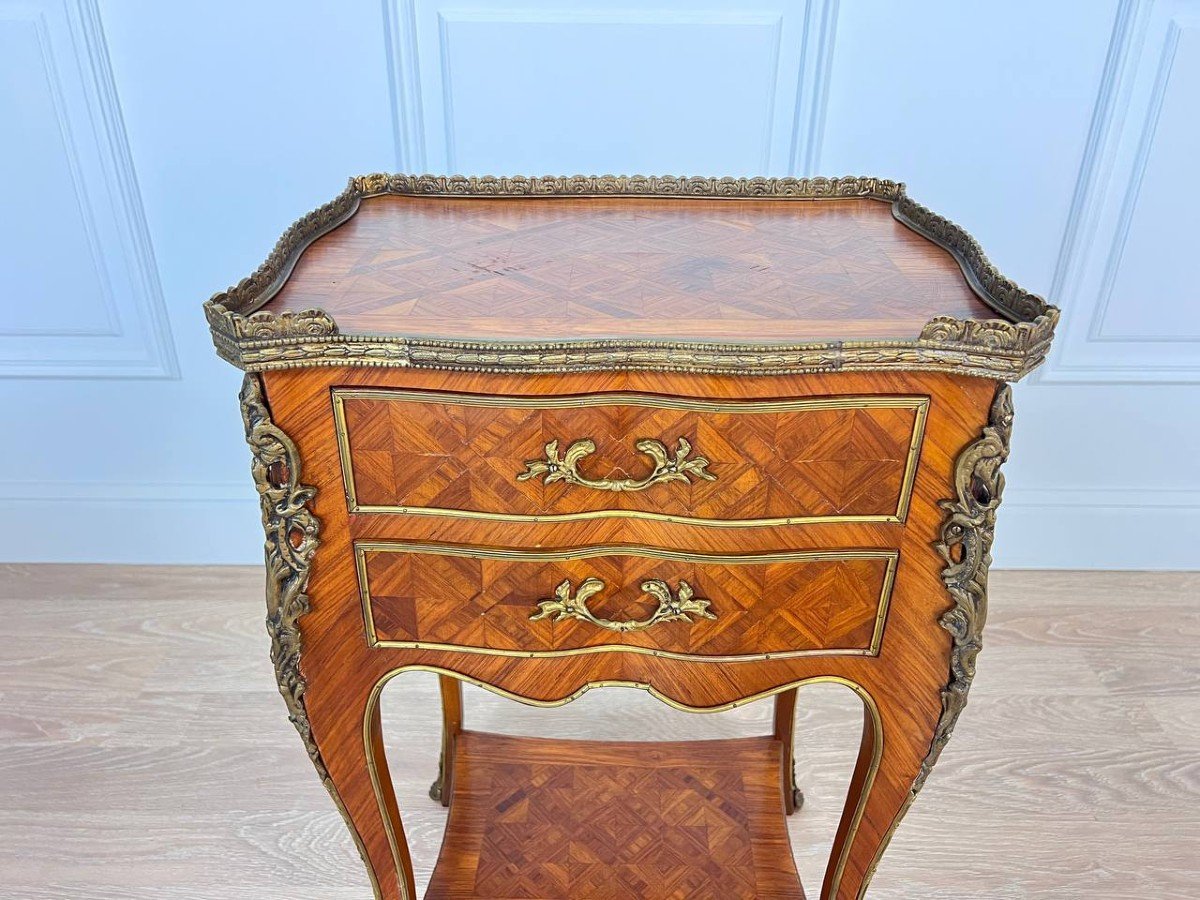 Table De Chevet Anciennne ,  Style Louis XV En Bois De Rose-photo-1