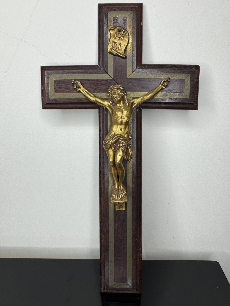 Crucifix d'Autel Croix En Regule Dore . 