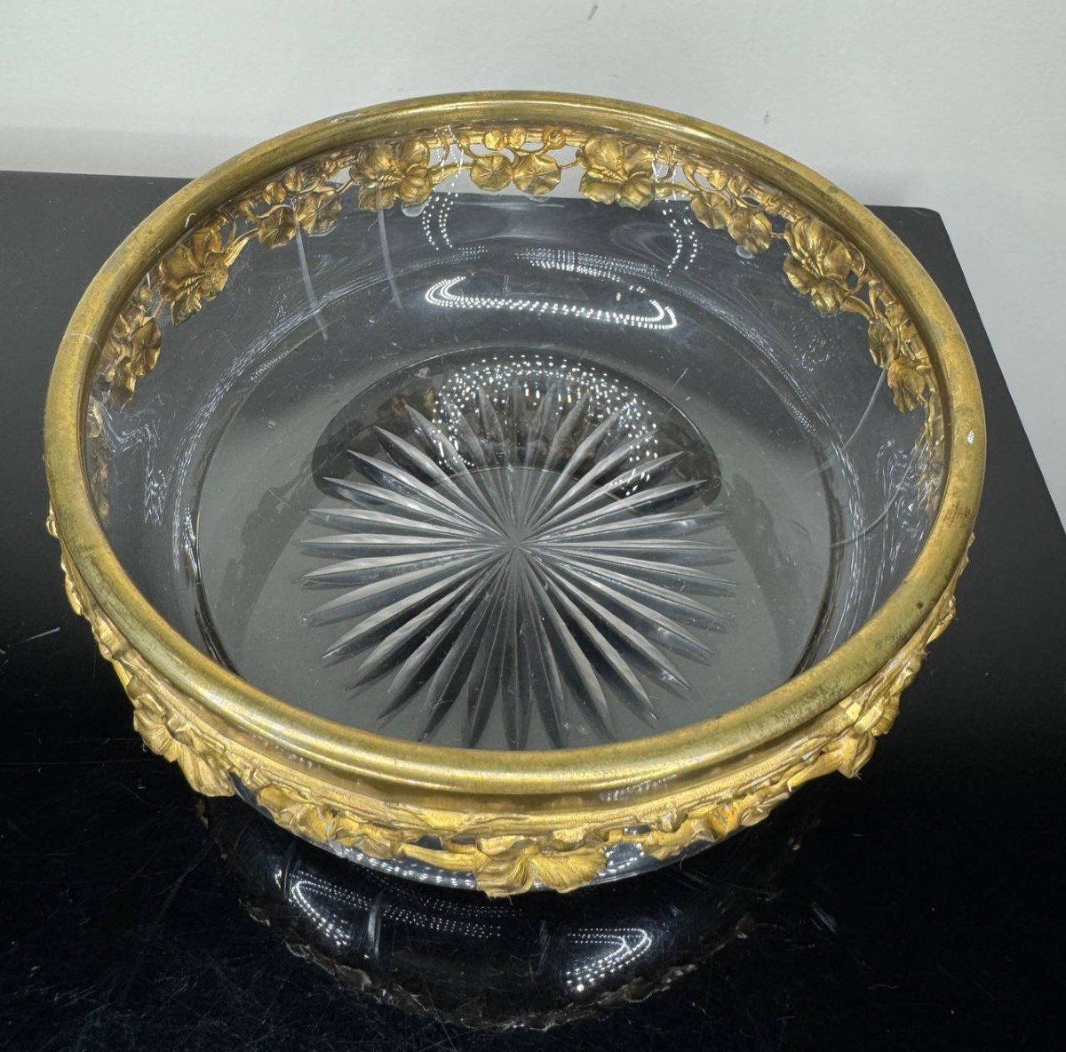 Small Cut Crystal Bowl Or Cup, Acanthus Frieze In Gilded Brass, Style -photo-1