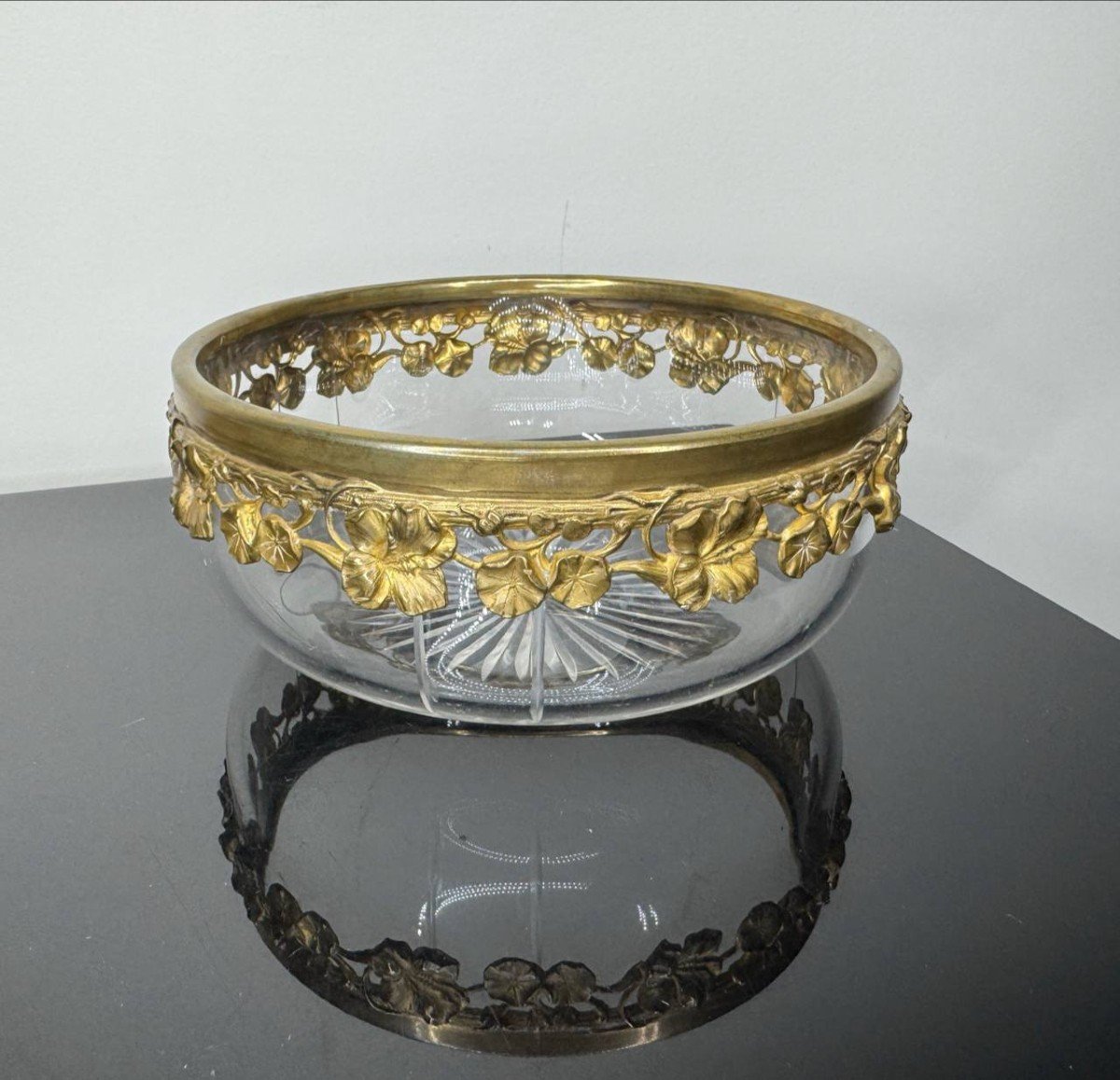 Small Cut Crystal Bowl Or Cup, Acanthus Frieze In Gilded Brass, Style 