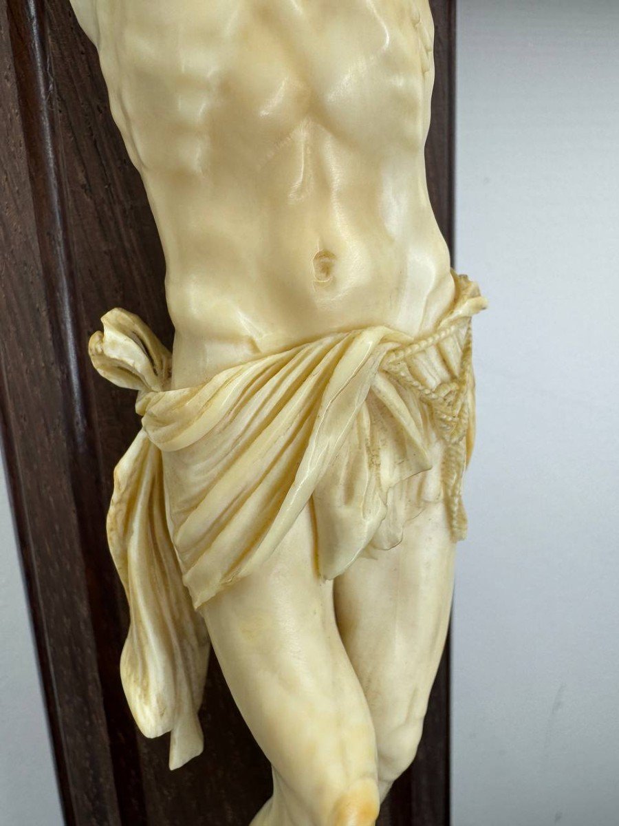 Crucifix Formed Of A Carved Ivory Christ On A Rosewood Cross-photo-6