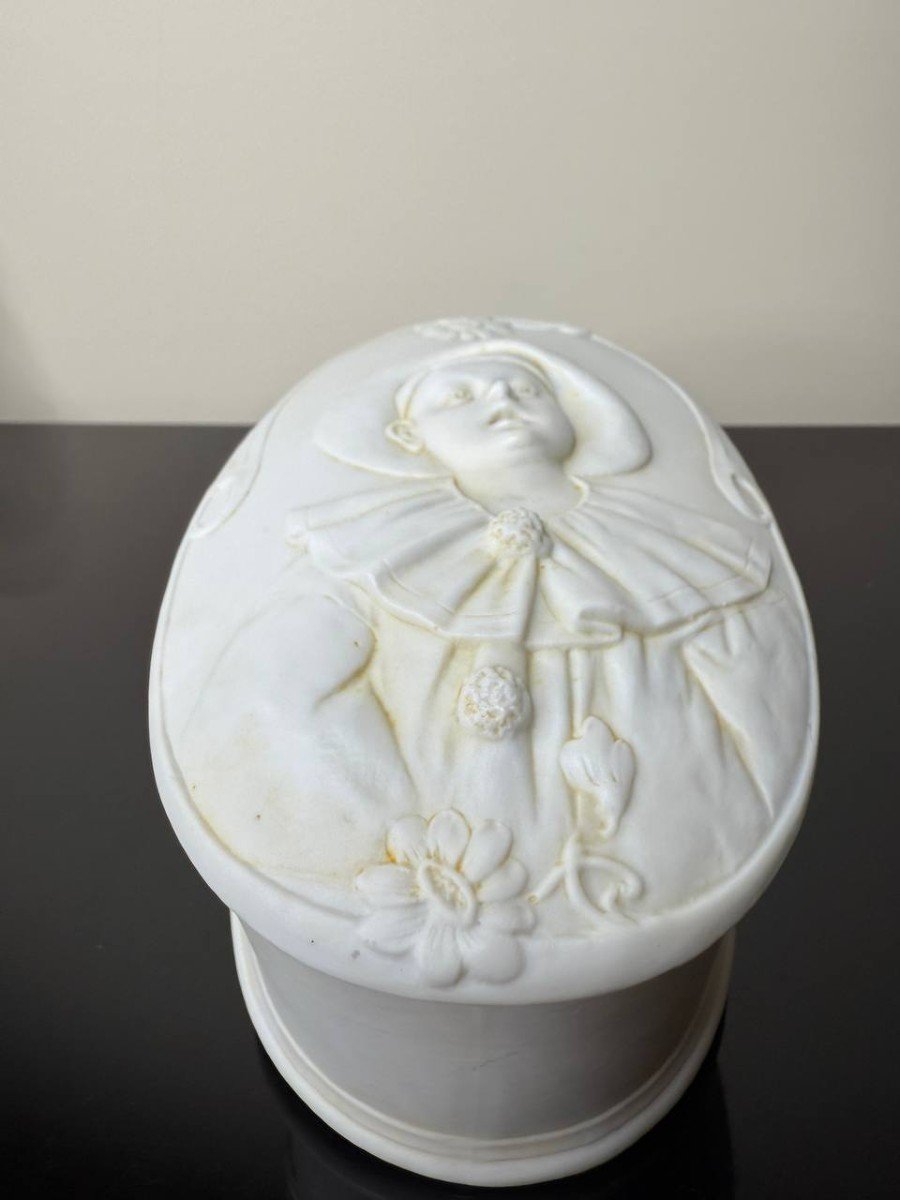 Porcelain Biscuit Candy Box, Pierrot-photo-4