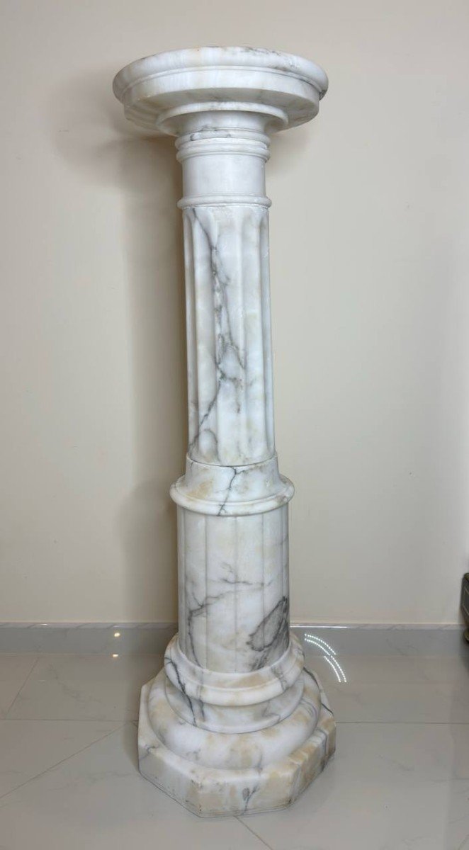 Marble Presentation Column